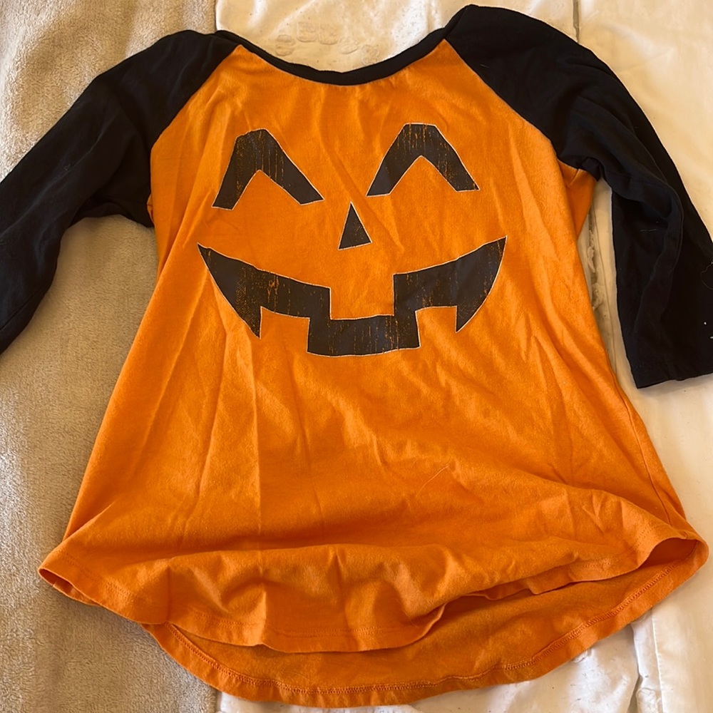 Jack-o’-lantern T-shirt.